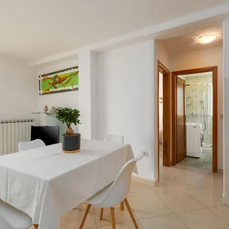 Apartments With Parking Space Rozac, Umag - 27272 Ουμάγκ